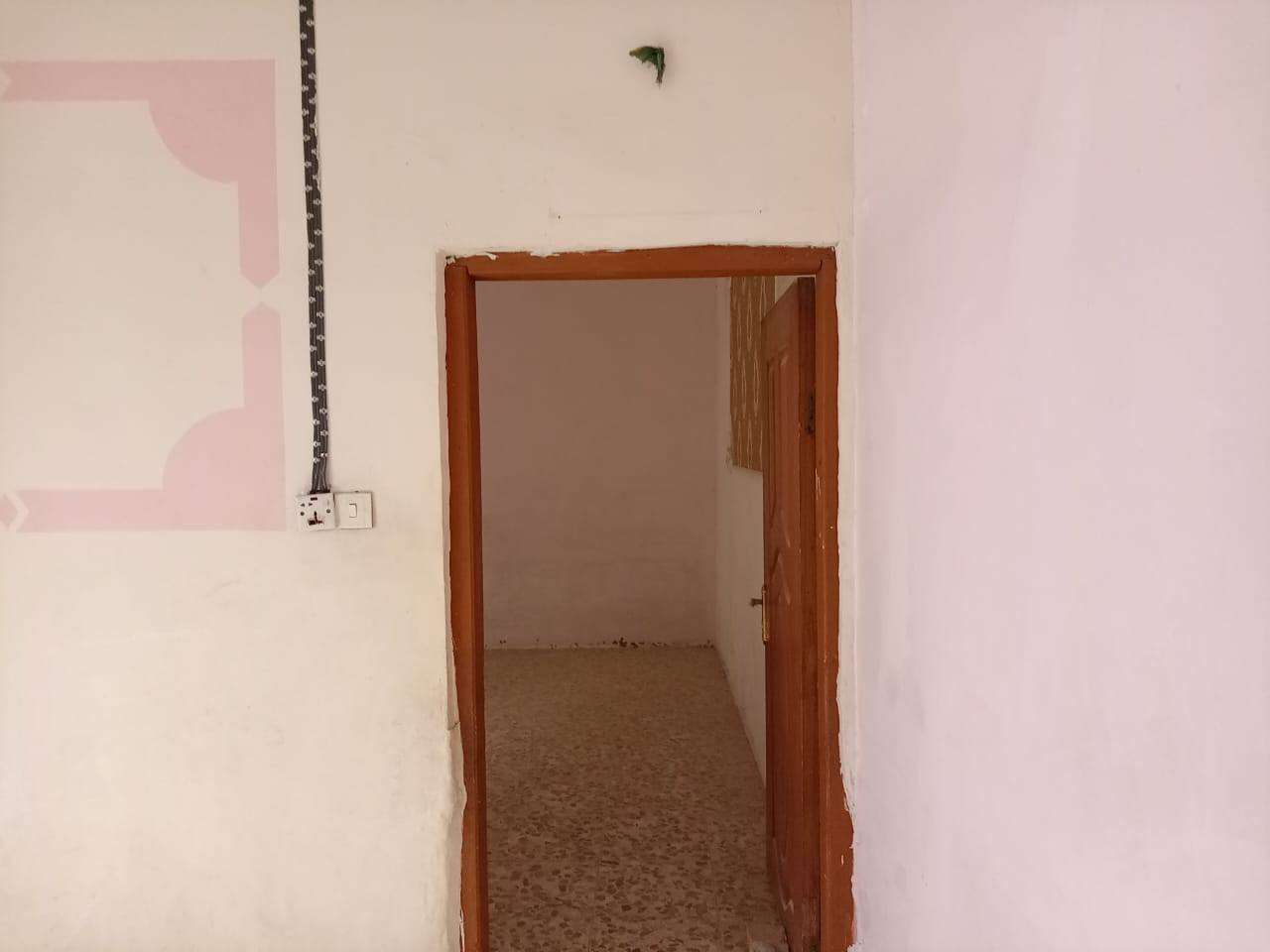 يالله بيت للبيع المساحه 100متر سند ٢٥ قرار محكمه غرفه او صاله استقبال مطبخ او صحيات داخليه او خارجيه البناء درجة أوله خدمات كامله مي كهرباء مجاري العنوان كربلاء طوريج خلف مدرسته امال الاجيال السعر 37 معه مجال للشراي /

مراجعت مكتب الابداع العنوان شارع الحوالي قرب مطعم قنديل *********** /*********** واتساب تفاصيل أكثر اتصل
