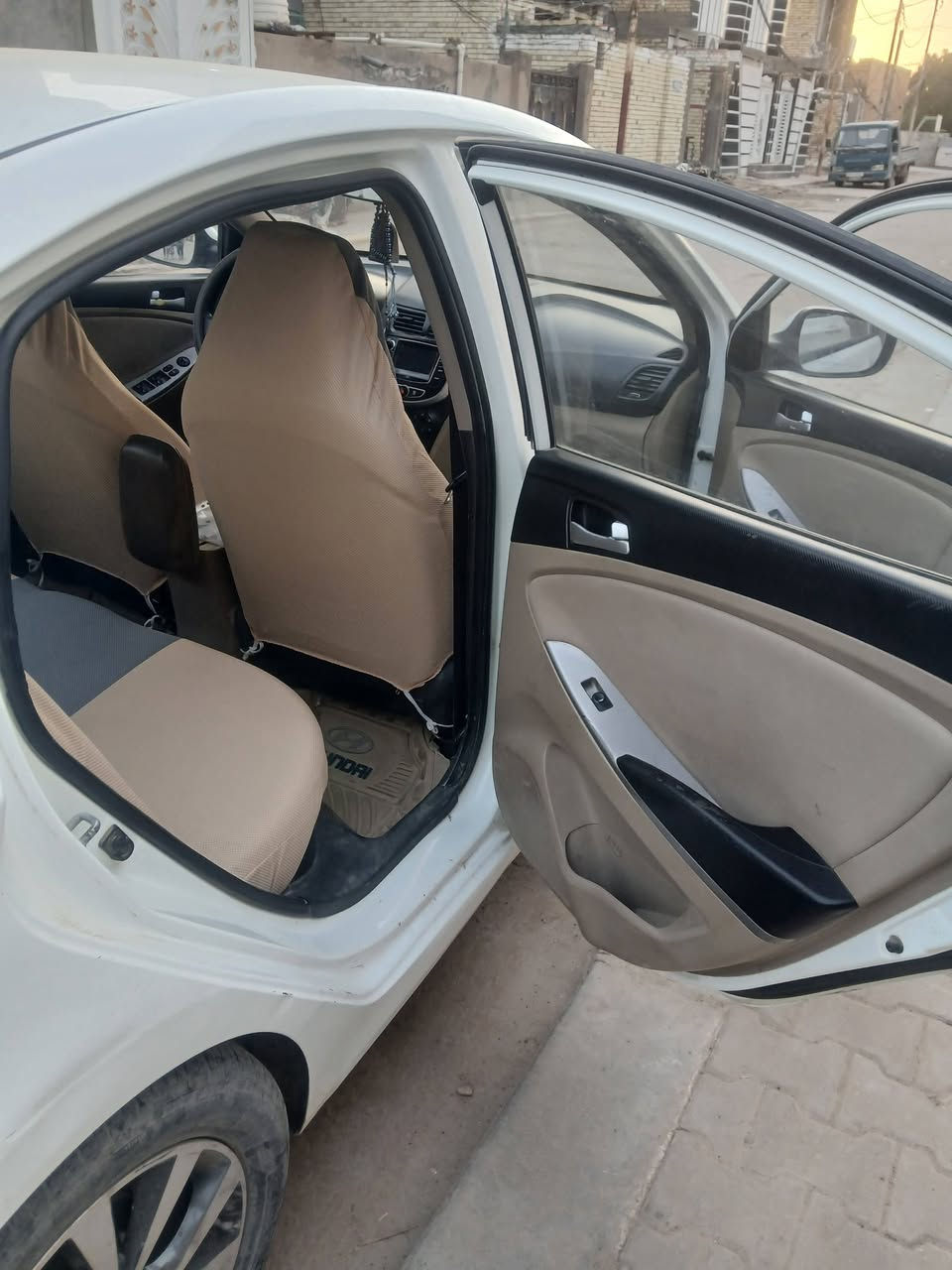 السلام عليكم للبيع أكسنت موديل 2016 مكفوله من الضربه محرك 1400 سعر ٩٠ وبيها مجال للشراء رقمي ***********
