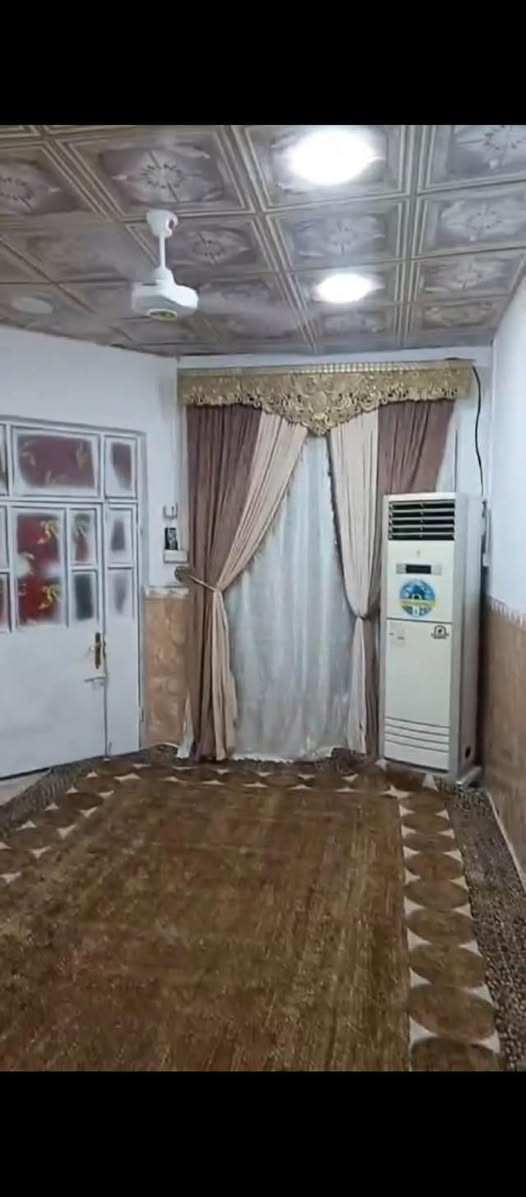 //اللهم صل على محمد وال محمد//.                                               🏠 بيت للبيع 100 متر طولاني                                                                                                                    حي  الحسين الجديد                                                                                         فنانين قرب مدرسه نسيم  ميسان                                                                    طابق لفوك بي 3 غرف                                                                              طابق ارضي بي غرفه صاله منور ستقبال                                                  كامل مواصفات موقع حلو جاهز لسكن                                          سعر 80 بي مجال لشراي يدلل  بيع مستعجل                                                       لشراي  واستفسار يتصل ع رقم ***********
