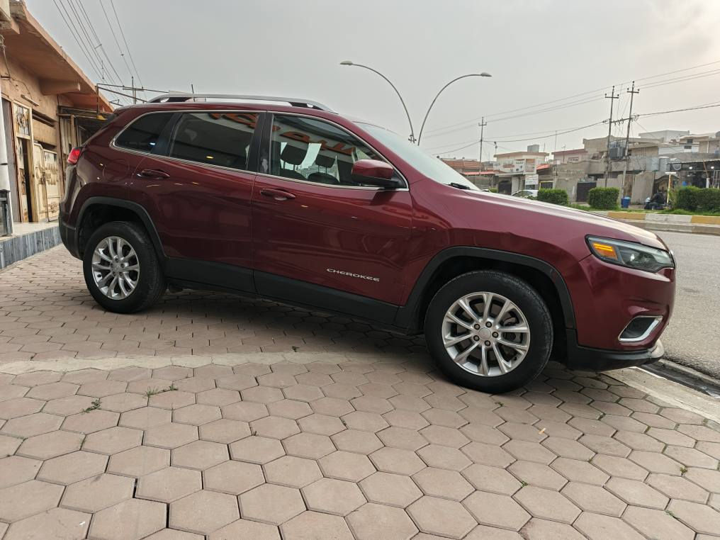 جێپ شیرۆکی مۆدیل2019 گێڕ تۆماتیک و عادی لایت زینۆن و عەدەسەیە تحدید سورعەیە تەحەکوماتی سەر سووکانی هەیە کوشن هیتەر و سوکان هیتەر و تەبریت مەرکەزییە  تەنها دووپارچەی پێوەیە بۆنیت و چامەڵەغێکی سبوغە بێ ناوگرتن سعر130 گەڵا و مەعامەلەیەکی برایانە 
ژ.م***********
ژ.م*********** كركوك, العراق
