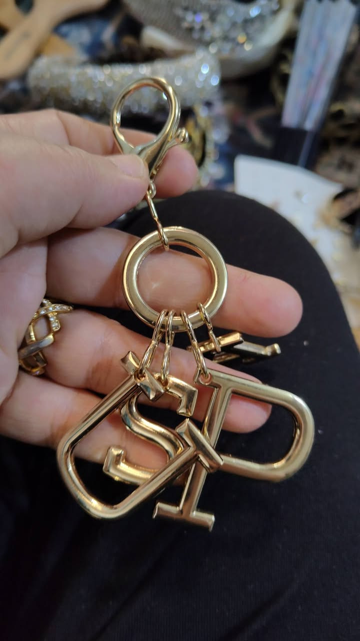 ماركات عالميه اماراتي مستخدم اسعار جدا مناسبه


**إذا كنت صاحب هذا الإعلان وتريد حذفه لأي سبب، رجاءا أرسل رسالة إلى الدعم الفني**