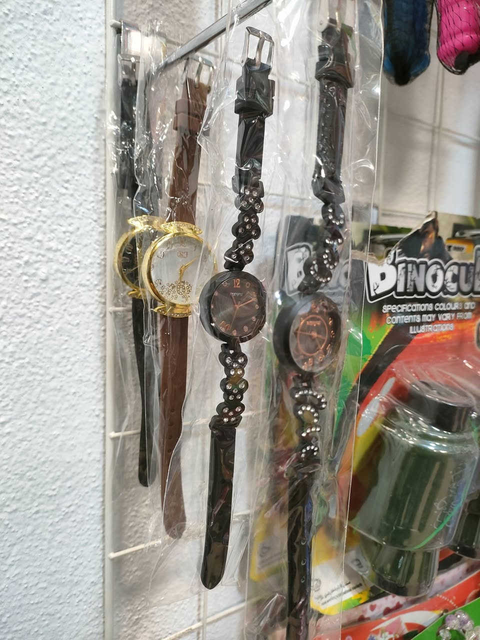 توفر لدى مكتبة يارمجة ساعات رجالية و نسائية ستيل و جلد و ربل 
السعر : 5.000 دينار
🔴العنوان: قرب دورة الجريسي مقابل مولدة الهادي 
⚪رقم الموبايل: ***********
🟢 واتساب: ***********
🔵تلكرام: YRMGA1@
