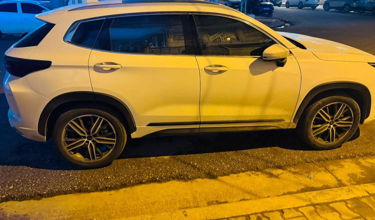 سياره للبيع جديده وحلوه موديل 2025 
مسجله بسمي رقمها أربيل واصوليه 
ماشيه قليل كلش السعر 120 وبيها مجال واي استفسار الاتصال ع صاحب السياره ***********
