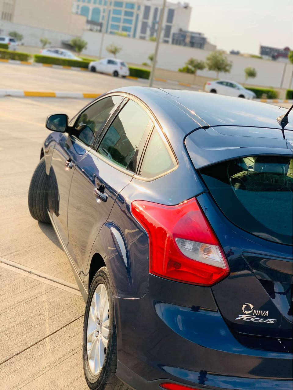 بسم الله الرحمن الرحيم
فۆرد فۆکس ٢٠١٣ شریکە نیفا
بۆیاخ نییەتی بستێک ساردی هەیە 
١٨٤ هەزار رۆشتووە   تاقم پێشی تازە گۆراوە 
تەقە و رەقی بە شەرت ٣ گەڵا غەرامەی لەسەرە 
سلایدە و چوار جام کارەبا و حاسەیە
نرخ ٩٠ معامەلەیە 
***********
*********** أربيل, العراق
