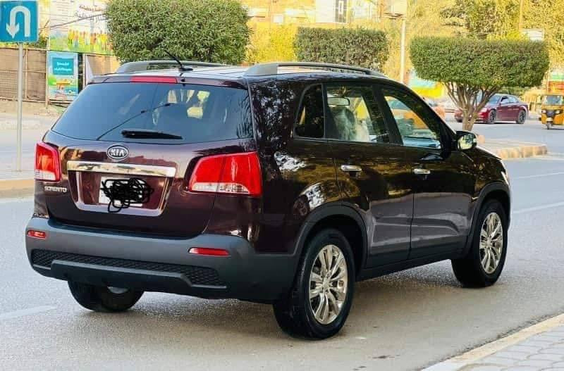 سورنتو أمريكي موديل 2012 

محرك 2400 دوش المرغوب 

7 راكب عائليه 

تبريد ثلج شغال 🥶

شاشه كبيره 

كامره خلفيه دواره 

لايت زينون 

سعر 120$ وبيها مجال.  مكاني كربلاء. ***********
