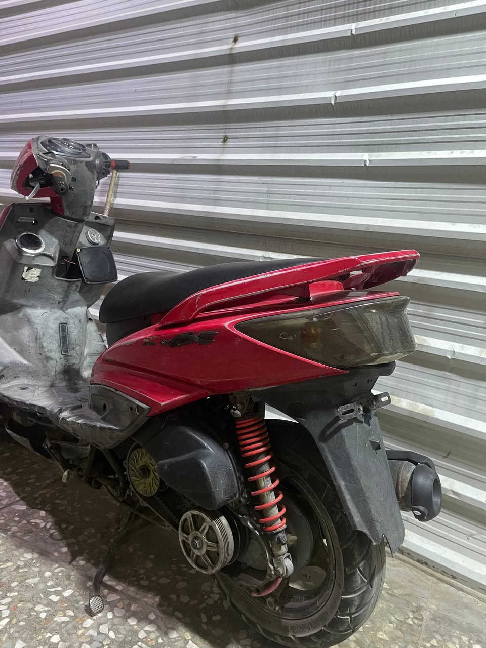 فحل كابريتر 
من الطول للطول شغاله 
كفر جارد 
بچم شويه تعبان 
طوافه عطلانه
ترايشها موجودات بس تعبانات انطيهن وي الدراجه
مكينه مشتغلها ب ايدي ٥٨.٥ اول فتحه الها 
كور مبدل بي فقط ولفات 
كامشفت جواكيج كله بلاد 
سلف رياضي مشمشي 
كلچات تخم رياضي 
مكاني الوزيريه 
مراوس او بيع


**إذا كنت صاحب هذا الإعلان وتريد حذفه لأي سبب، رجاءا أرسل رسالة إلى الدعم الفني**