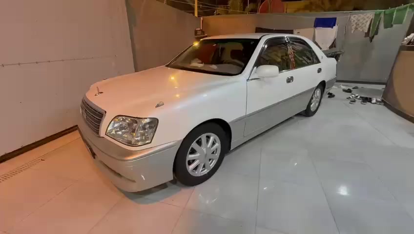 السلام عليكم سياره جنون سياره كلش نظيفه مديل 2002اربع دكم سياره فول موصفات ما عدا فتحه سياره بيه صبغ بي جملغ الامامي صبعين رقم ابو سياره***********
