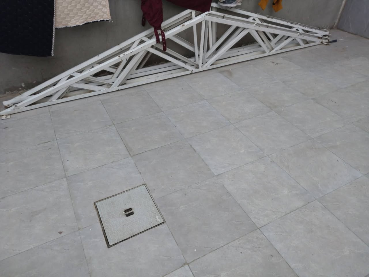 غراض للبيع
القمريه 150 الف كامله هي والبواري مالها
 5 قطع الطول 3٫5 م
المكينه جديدة ما مستعمله 65 الف
كابسة شرط الشغل 15 الف

المكان حي النسيم 
الرقم عالخاص


**إذا كنت صاحب هذا الإعلان وتريد حذفه لأي سبب، رجاءا أرسل رسالة إلى الدعم الفني**