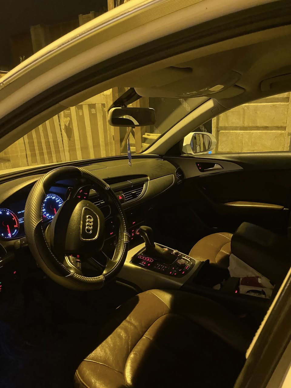 Audi A6 2014 2.0tfsi أرسل لي رسالة لمزيد من المعلومات. ***********
