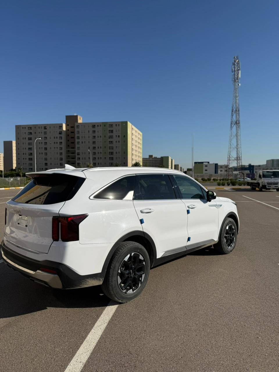 كيا سورنتو موديل 2025 وارد أمريكي كفاله عامه
السياره صفر كلو متر دخول جديد محرك 4 سلندر
موصفات نص فول S  تقرير غرق الدوسه 
مرقم وجاهز رقم بغداد بسمي 
***********
