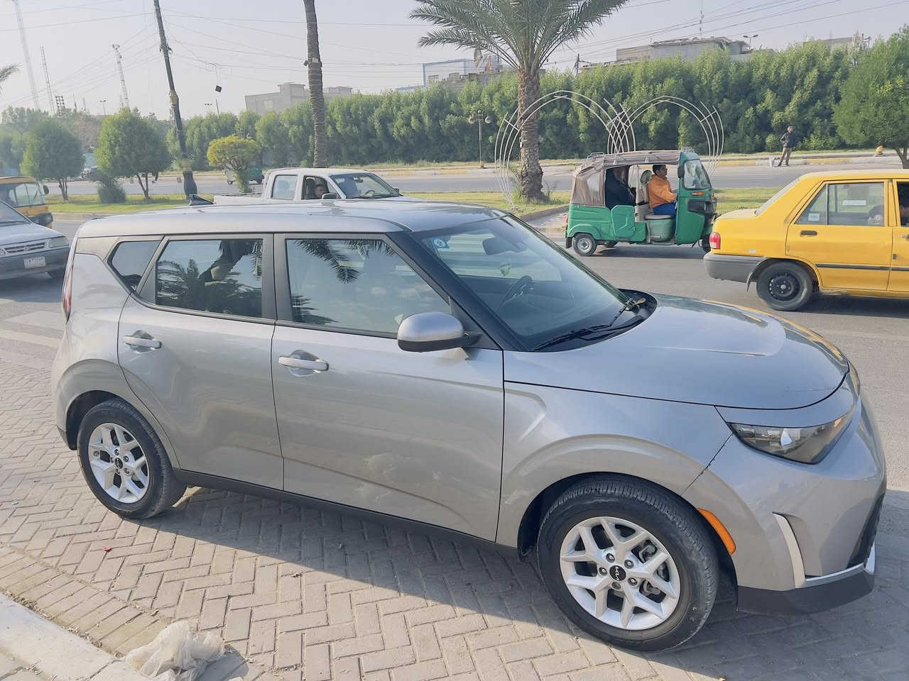 السلام عليكم

كيا صول 2025 

‎                                       ⬇️المواصفات
شاشه كبيره دعم كار بلي 
رادارات امامي خلفي جانبي
توقف ذاتي أمامي خلفي
قياده ذاتيه/تحديد مسار السياره
مثبت سرعه كروز
شاشه اعطال ومعلومات السياره 
محرك 2000/دوش
تحكم ستيرن جهتين فول
انضمه قيادة عادي+سبورت
شاشة ديجتال  
وباقي مواصفات معروفه 

حادث السياره مع الصور 

💎السياره ماشيه 13 الف KM
 رقم بغداد حره
***********
