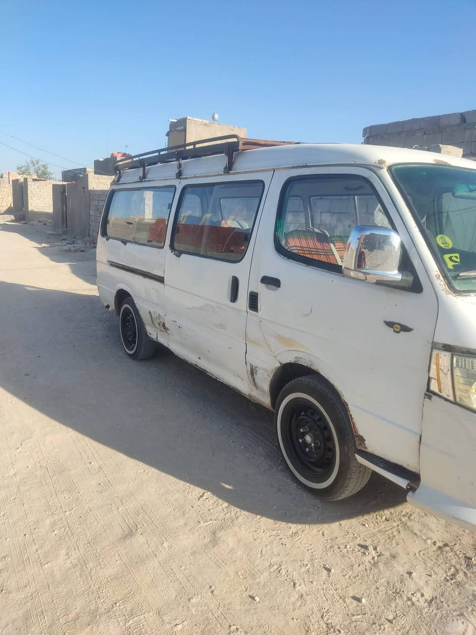 السلام عليكم سياره  فتون موديل 2010للبيع مصفره مرور وضريبه وهيئة ومداور ثاني يوم  السعر وباقي التفاصيل الاتصال بالرقم ***********
