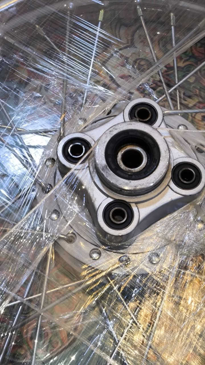 سلام عليكم
تجميعة (ويل امامي رياضي ياباني وتاير ايراني اصلي + ويل خلفي استخدام اقل الشهر  وتاير جبلي + شاصي  2013 لا لحيم ولا خياس بليتة ورقم شاصي موجودة اوراق ضايعة (*كلك*) + شيال خلفي) العنوان كربلاء 

***********
