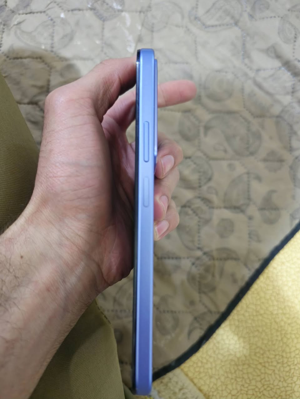 جهاز ريلمي c85  الذاكرة ٢٥٦ رام يصل الى ٢٤ مقاوم للماء والغبار ومقاوم للصدمات تصميم عسكري شاشه lcd دبل شريحة 
الجهاز ماخذي قبل ٦ ايام من الشركة ب٢٧٥ ورايده ب٢٤٠ وبي مجال بسيط جدا حك الجيه 
***********
