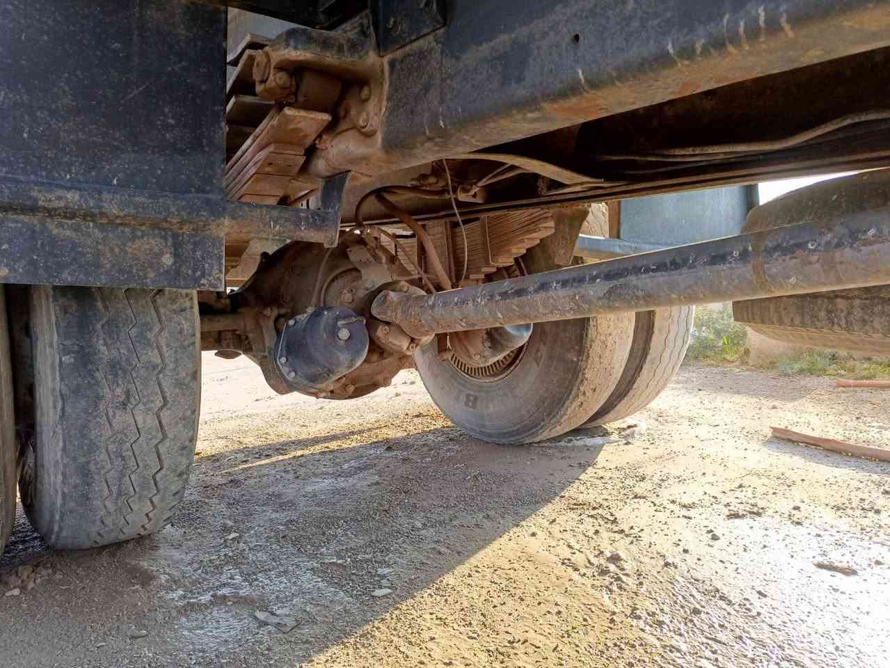 اسكانيا موديل 90 بدي طويل رقم كربلاء انكليزي جديد الشاصي مكفول المحرك بيه تبخير قليل مابيه تنقيص السعر شدة للمعلومات***********
