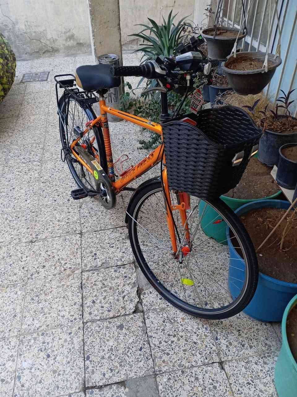 السلام عليكم
 بايسكل c700 ياباني للبيع
 حجم 28 
المكان بغداد الشرطه الرابعه 
التواصل واتساب ***********
السعر 175
