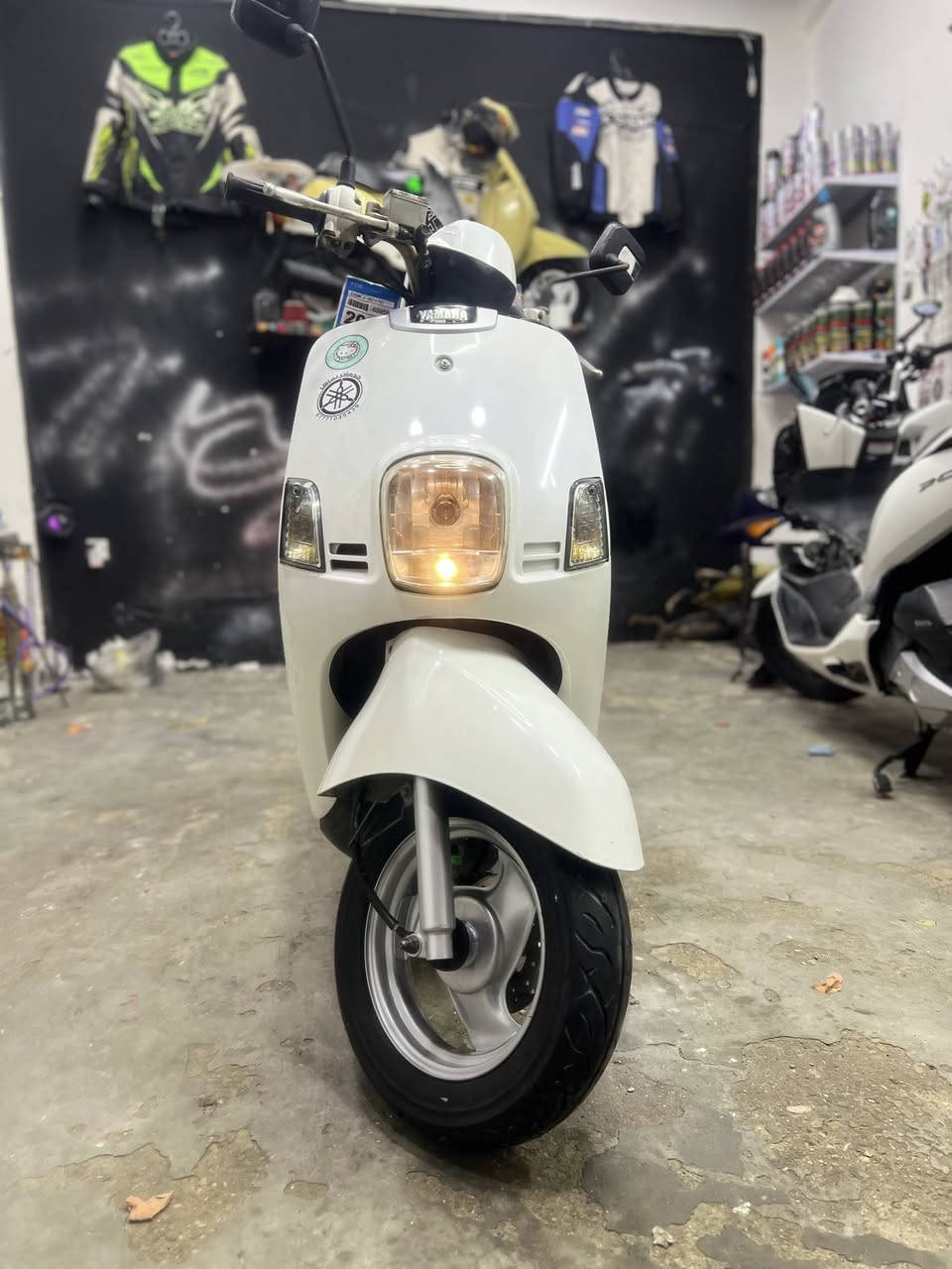 سلام عليكم دراجه بوليس نوزل الدراجه صارلها سبوع من طالعه حالت الوكاله حتى ضامها دراجه بس شاشه سويتها بل مسيب ٦٠ دراجه متعوب عليها ناشفه للأخير خرسه  تخبل تراجه سعرها مليون 100 مكاني كربلاء حي لعباس رقمي ***********
