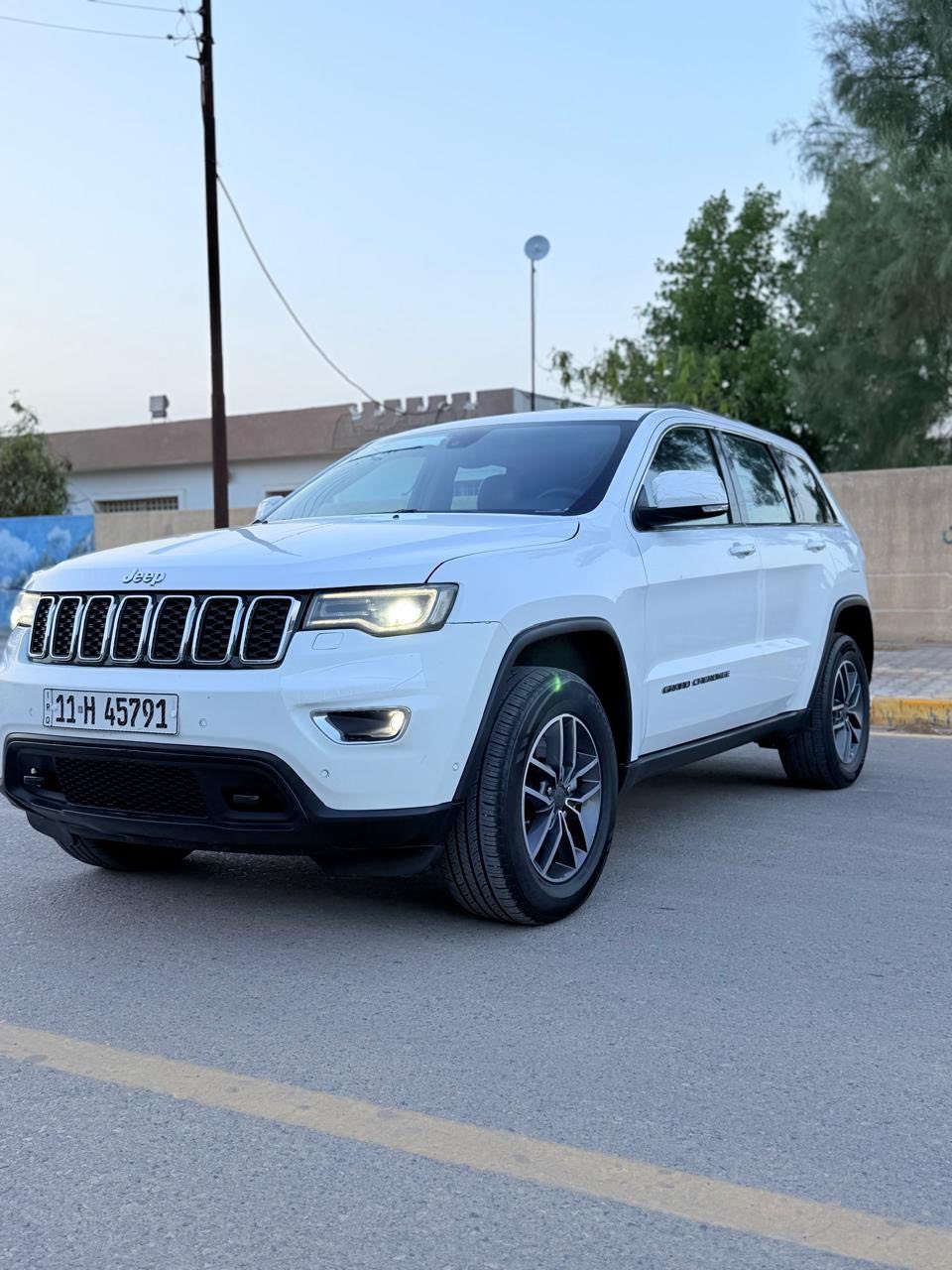 للبيع جيب 2019خليجي رقم بغداد دولي بسمي هزة جديد تحويل مباشر سيارة بيها جاملغ امامي مبدل وكاله شرط صار بيه شخط وبدلته وكالة نفس اللون 100‎%‎ والباقي كفالة ع سونار مكينة كير تخم تاير حدادية 100‎%‎مال جناي استخدم شخصي ماشية 125Km فتحة حساس كامرة تشغيل عن بعد فول موصفات زراك لايت مبرمجه السياره مراوح وفتح سرعة شرط الف متصرف عليها العنوان واسط السعر 239وبيها مجال للاستفسار ***********
***********
