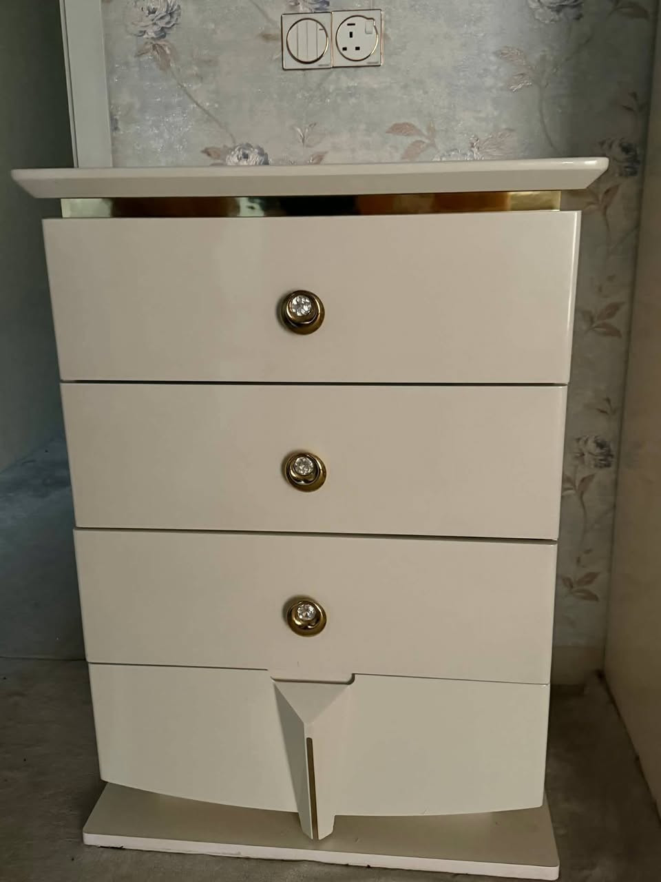 غرفه نوم ماركه صدف صبغ حراري 8قطع 7ورقات عنوان اربيل


**إذا كنت صاحب هذا الإعلان وتريد حذفه لأي سبب، رجاءا أرسل رسالة إلى الدعم الفني**