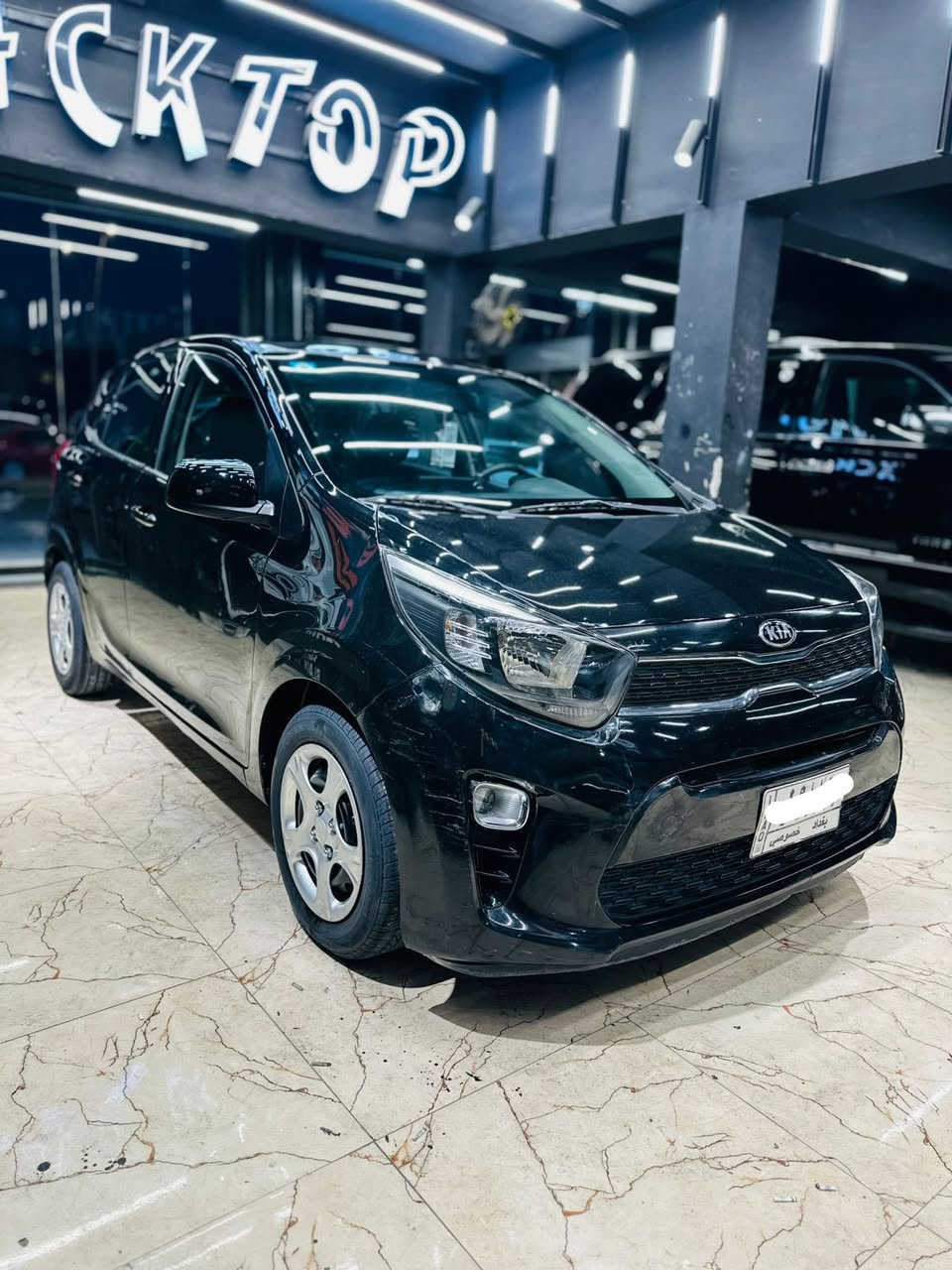 السلام عليكم 
كيا بيكانتو 2020 
رقم بغداد تحويل مشروع وطني (تتحول من بصره. خليجي. محرك 1400 دوش. ماشيه 45 كيلو. شاشه كامره حساس تحكم ستيرن قطعه وحده صبغ.  جاهزه السياره تبريد كير محرك حداديه تايرات. 
مكاني بصره
شراي يخابر

***********
