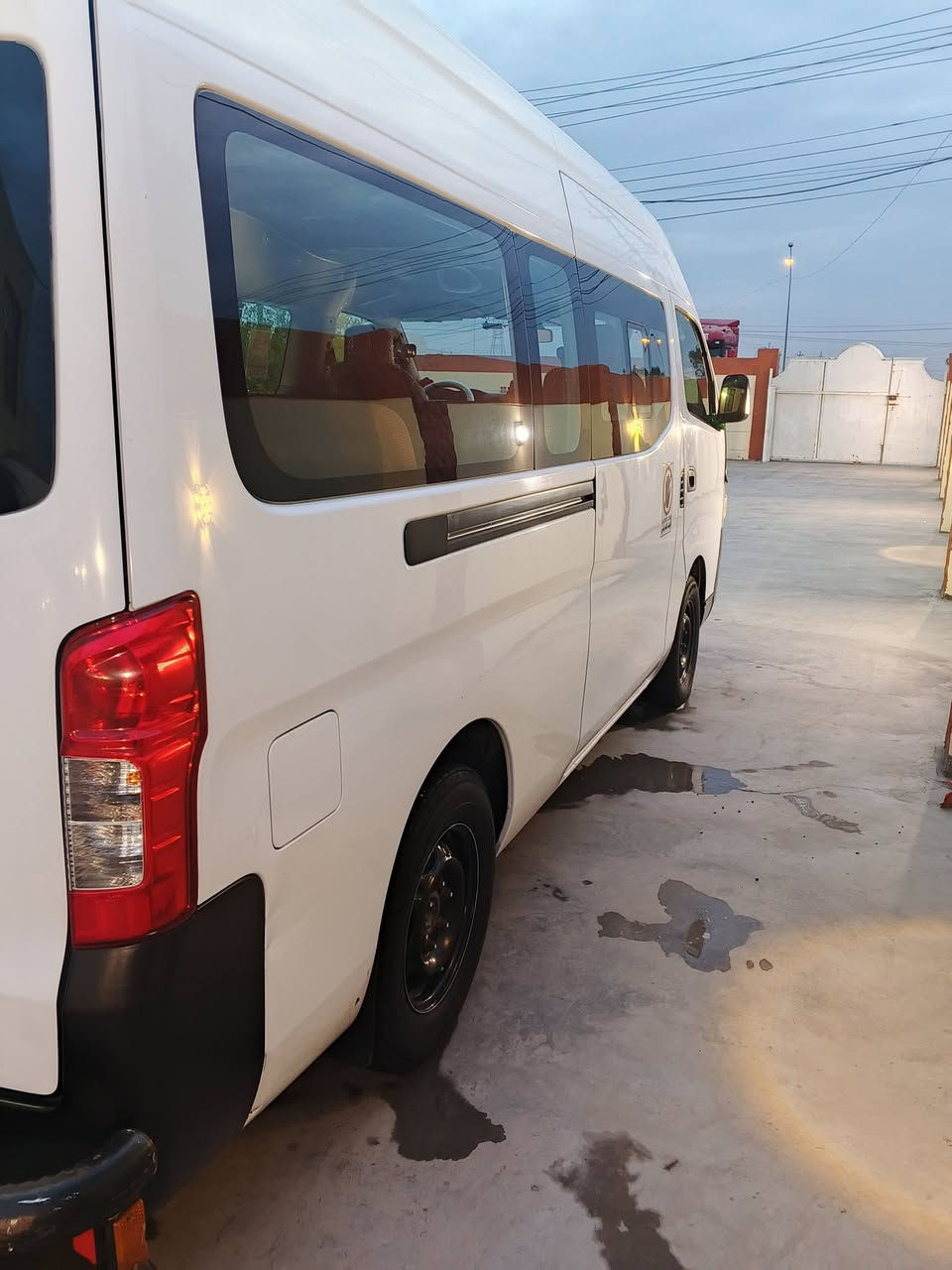 نيسان اورفان 2014كفاله عامه ضربه صبغ تبديل كير مكينه جدد مامفتوحات تخم تاير صدر امامي خلفي جديد 15راكب دوشمه جديد تبريد محور جديد باب كهرباءي سياره مكفوله كفاله عامه الاستفسار ***********
