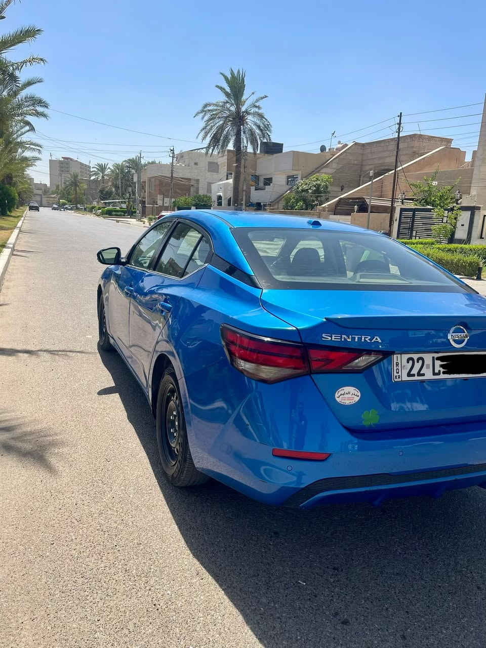 نيسان سينترا 2022
حادثها بابين فقط بجم كبس 
 فول مواصفات SV 
بصمه 
فتحة سقف 
تشغيل عن بعد 
هيترات كشن تدفئة
رادارات امامي خلفي 
توقف ذاتي
باقي المواصفات معروفه
السيارة جديدة بمعنى الكلمة 
السعر 127 
مكان السيارة البياع 
للاستفسار ***********
