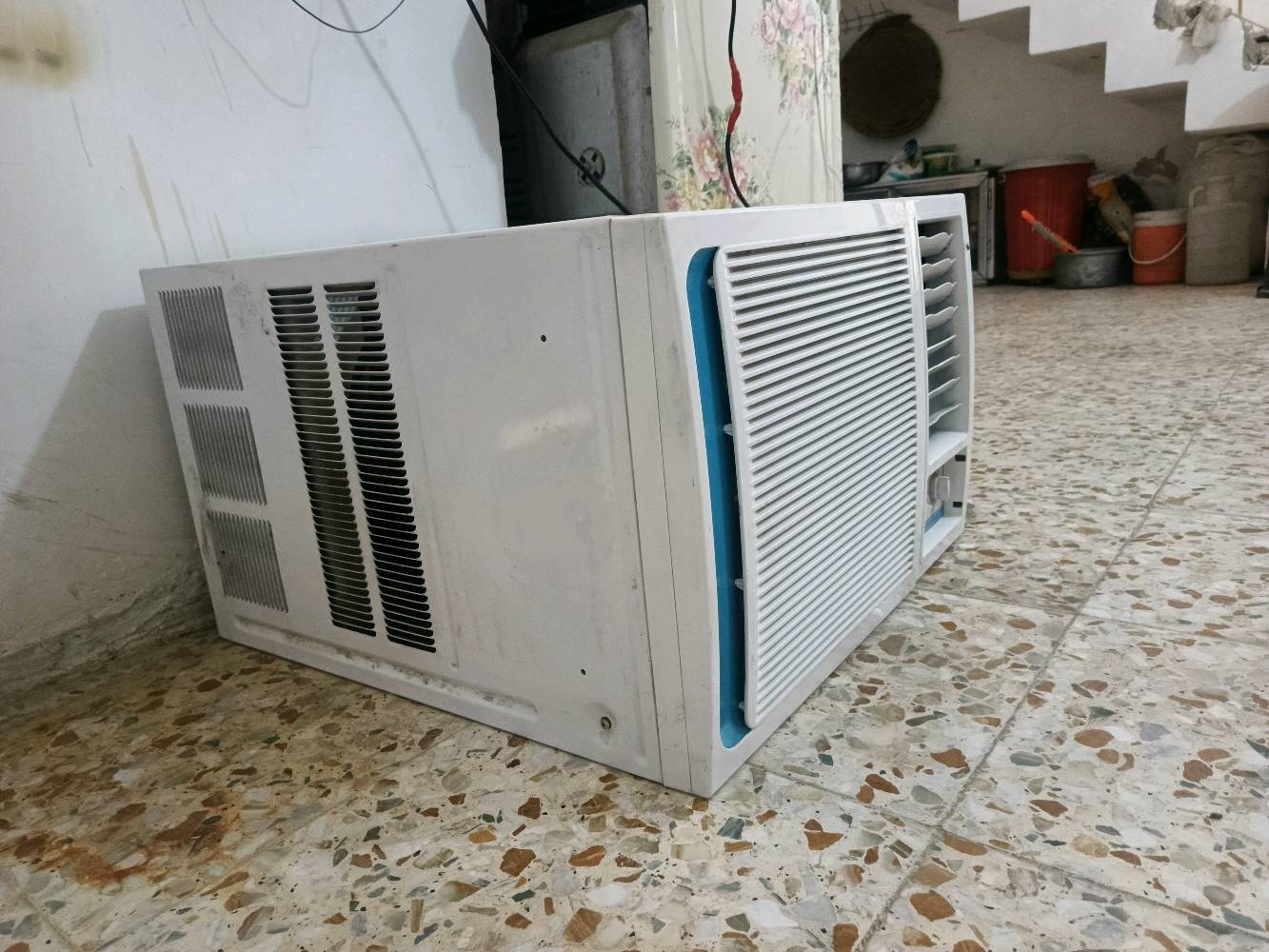 مكيف جنرال 2طن للبيع 
مستخدم نص موسم بعده جديد مكان بغداد العبيدي (حي السفير) 
السعر 300 نهايته ***********