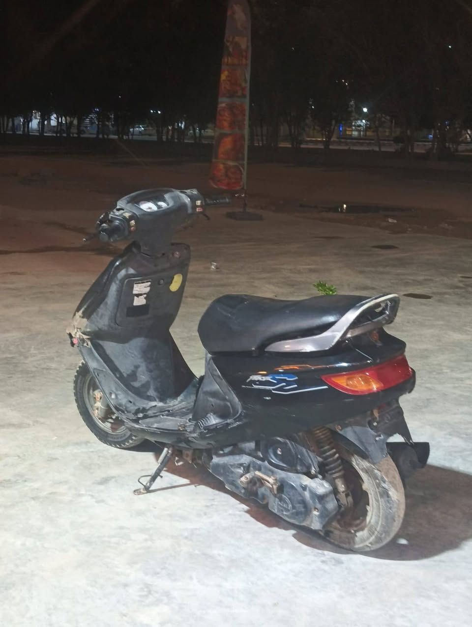 السلام عليكم دراجه فراشه للبيع محرك اخرس خير من الله فقط الكفرات شويه تعبانه والباقي فول واحد ع واحد السعر 275 عنوان حله قرب كوين بارك مقابل محطه لولوه بابل للاتصال  ***********
