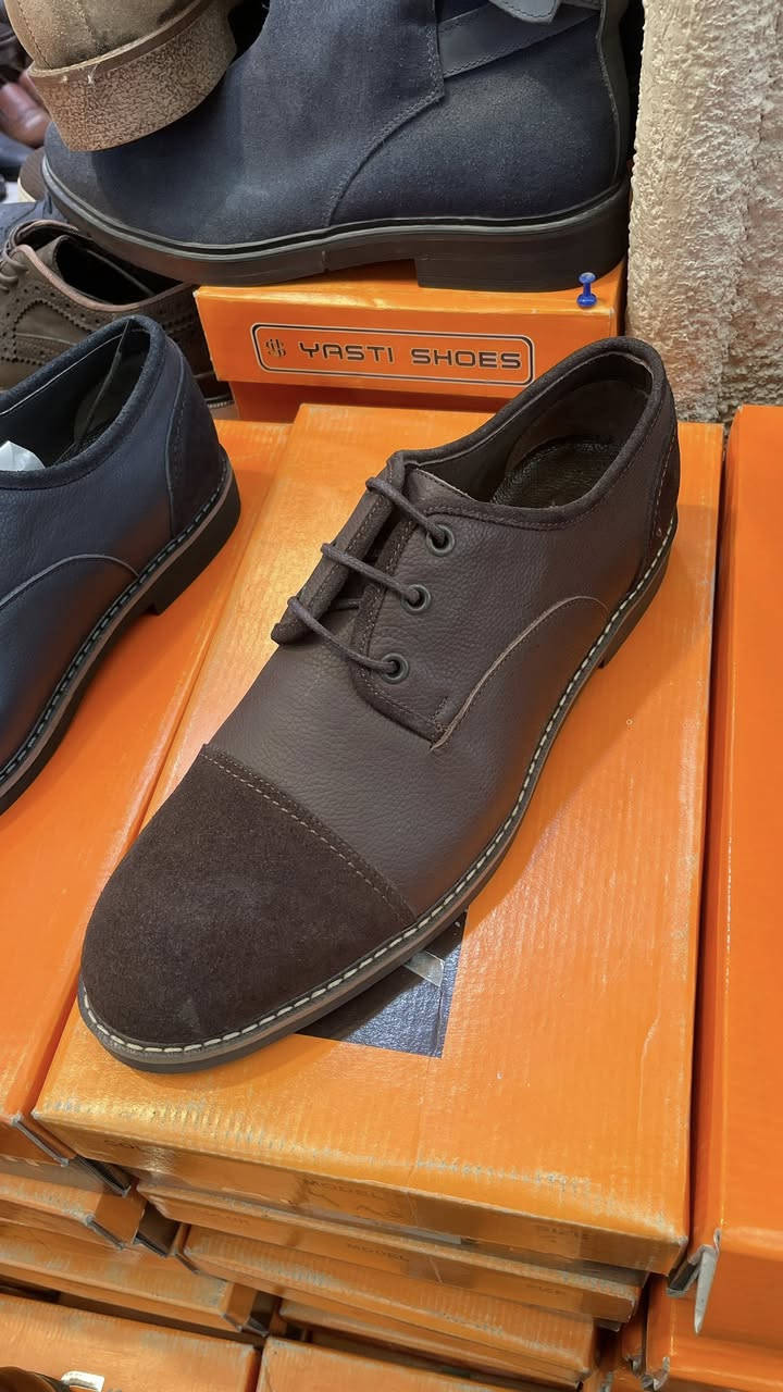 احذيه عمر العزو
. تنزيلات وتصفية مخازن
.احذيه رسميه
اي قطعه 15,000
جلد طبيعي
متوفر ألوان وقياسات 
العنوان موصل جانب الأيمن
باب السراي سوق الاحذيه


**إذا كنت صاحب هذا الإعلان وتريد حذفه لأي سبب، رجاءا أرسل رسالة إلى الدعم الفني**