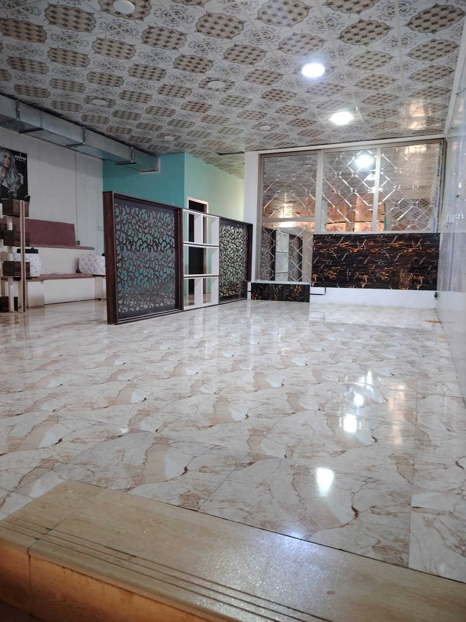 يوجد لدينا
صالون نسائي الإيجار طابق ثاني مساحة 150 متر

حله شارع 40 بستان الحلو خلف مطعم الشمس سابقا

للاستفسار الاتصال على الرقم ***********
