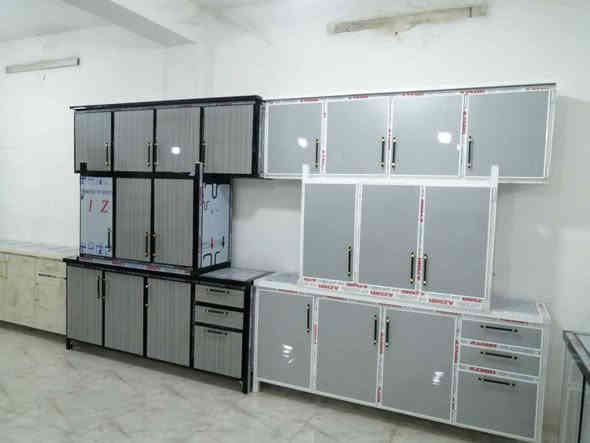 تخفيضات 50% جملة ومفر 
كاونترات المنيوم استندر 
من المتر الى 5امتار 
ويوجد تفصال ايضاً حسب الطلب 
شغل درجة اولة دبل مقطع او روطة 
اسعار تنافسية 🔥🔥
***********واتس
***********واتس
