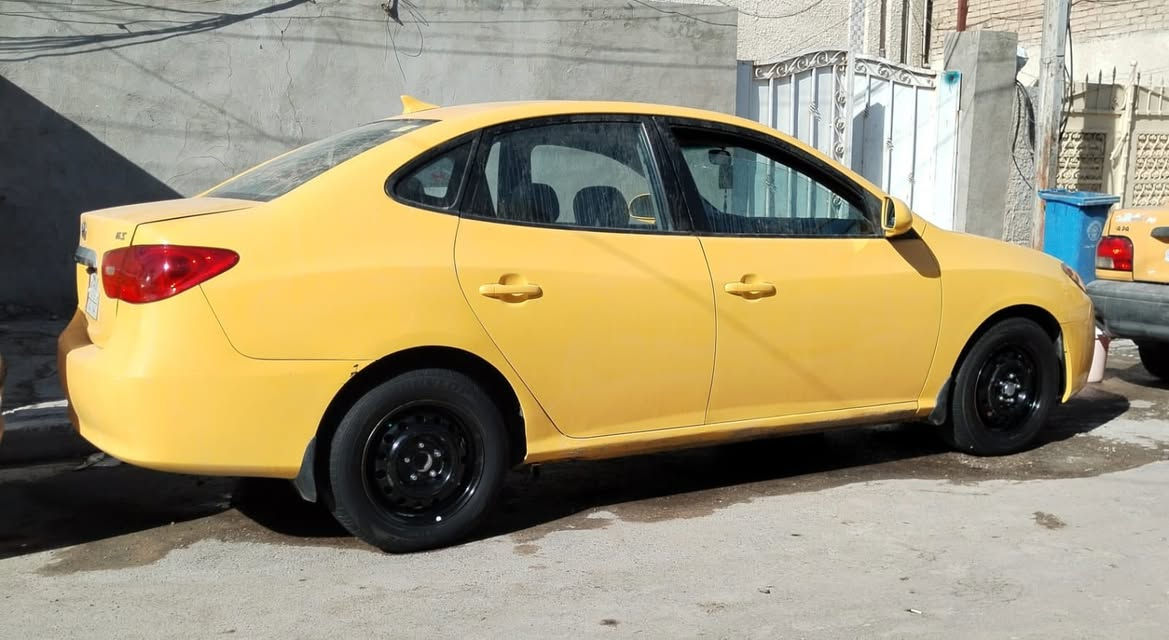 السلام عليكم
النترا 2009 رقم بغداد سنوية جديدة باسمي لل2030
حادثة حوض من جوة فقط جاملغات قبق جنطة بلادي 
كير مكينة تبريد كفالة كهربائيات كاملة 
مبدل بيه جاملغات امامية بسبب الخياس بدون اي ضربة 
للبيع فقط مكاني حي اور السعر 88 بيه مجال بسيط
***********
