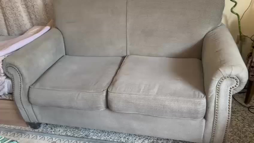 تخم تركي ٥ مقاعد نضيف لون رصاصي مقاعد كوشات متحركه سعره ٥٠٠ وبي مجال عنوان الغدير


**إذا كنت صاحب هذا الإعلان وتريد حذفه لأي سبب، رجاءا أرسل رسالة إلى الدعم الفني**