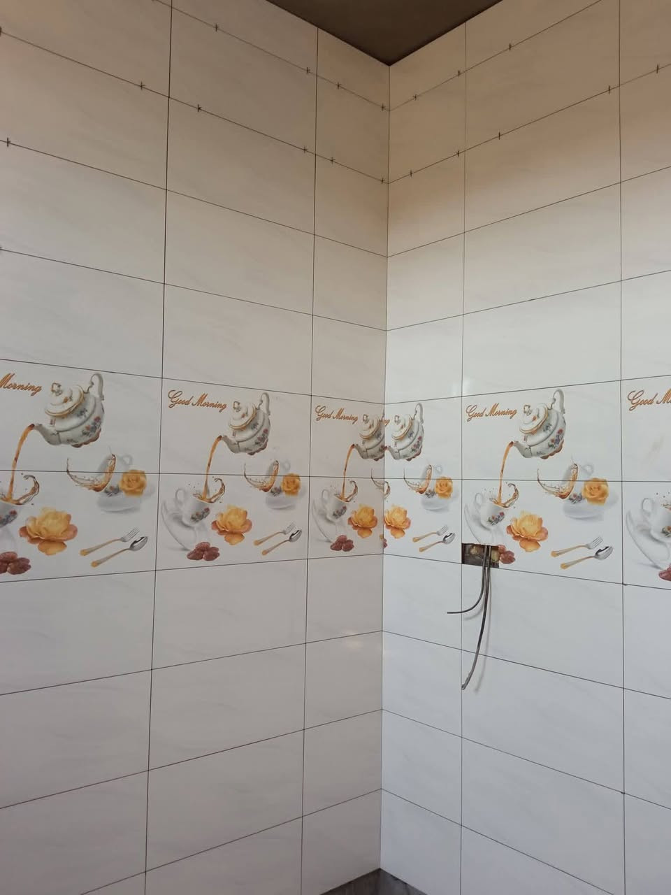 السلام عليكم 
خلفة سيراميك بورسلين 
حاليآ متفرغ ***********
@إشارة ٠
