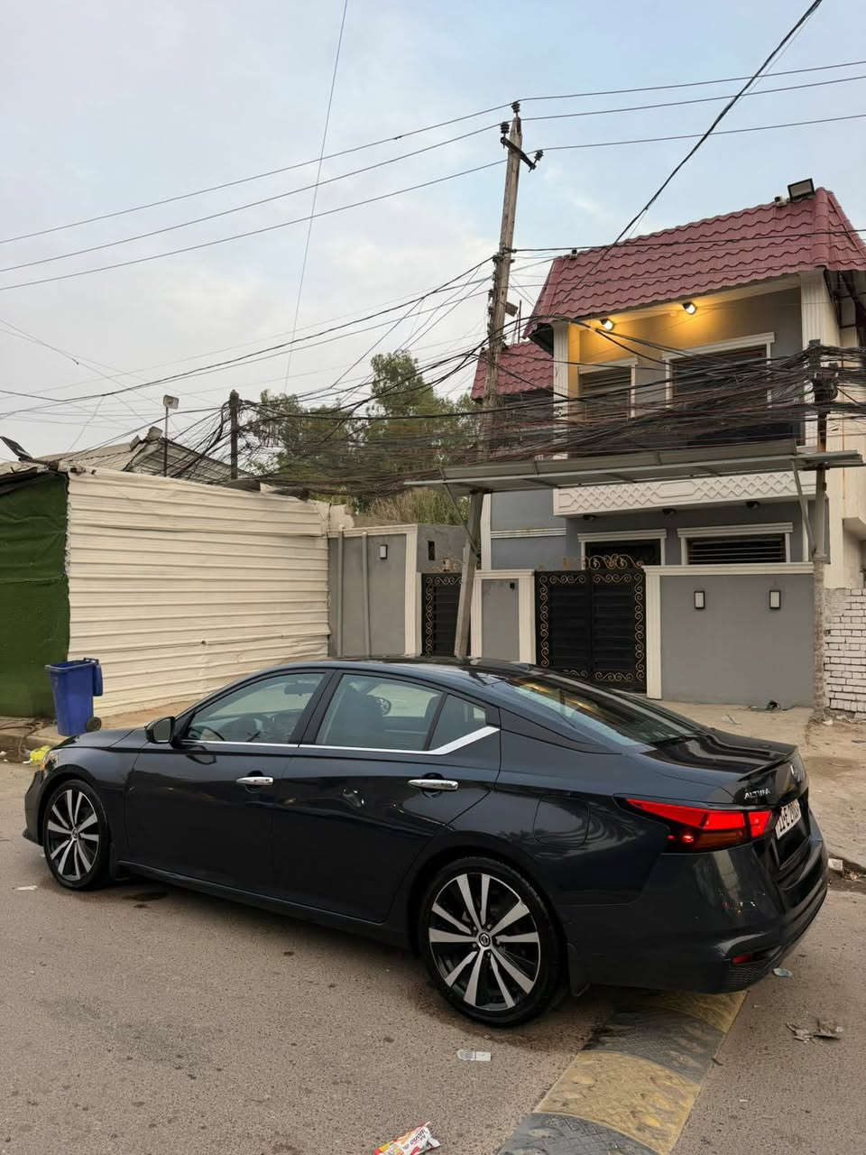 NISSAIN ALTIMA
2022
SV 
68MILE
 
-نقط عمياء
-رادار تصادم امامي خلفي
-شاشه كبيره 
- كار بلي اندرويد اوتو
-كشنات كهرباء
-بصمة تشغيل و ابواب -تشغيل عن بعد 
-باتري جديد 
-تخم تاير جديد 
-حداده جديده
-وياله 19
-تخم دسكات جديد
-ادامه للمكينه كامله 
-هزاز وسنويه جديده رقم بغداد بأسمي تحويل مباشر 
صبغ نص بنيد وباب سايق وقماره بيها رصعه
بيها PDR  بسيط جهة اليمين وتكحيل 
مكينه وكير على وضع الشركه بدون دواخل
سعر ١٤٣ بيه مجال بسيط 
***********
