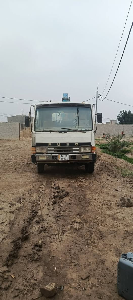 سلام عليكم كرين للبيع فوزه مربع محرك وكير واكسن مكفولات تخم تاير رقم انكليزي بسمي السعر  145 وبيه مجال اتصل 
***********  بابل الشوملي
