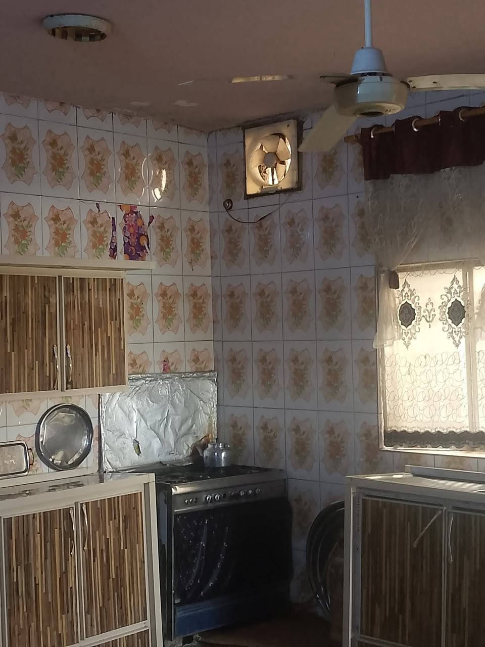 السلام عليكم بيت للبيع طابو صرف حي العسكري خلف جامع الكوثر مباشر ***********
