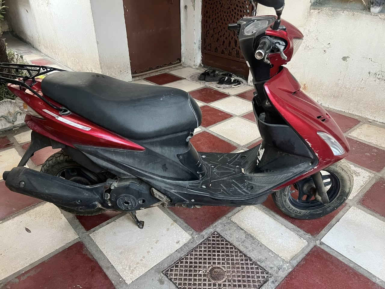 للبيع ادرس ياباني   طافيه ابيع  350 للاتصال ***********
