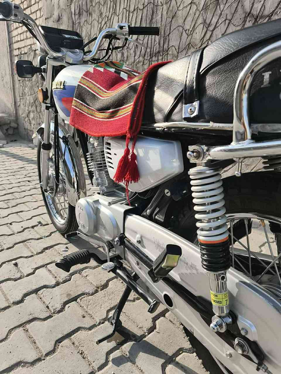 السلام عليكم دراجه اربعه كير سكنر مكفوله كفاله عامه موديل 25 السعر 675وبيها مجال حك الجيه‭‭0774 360 2857‬
