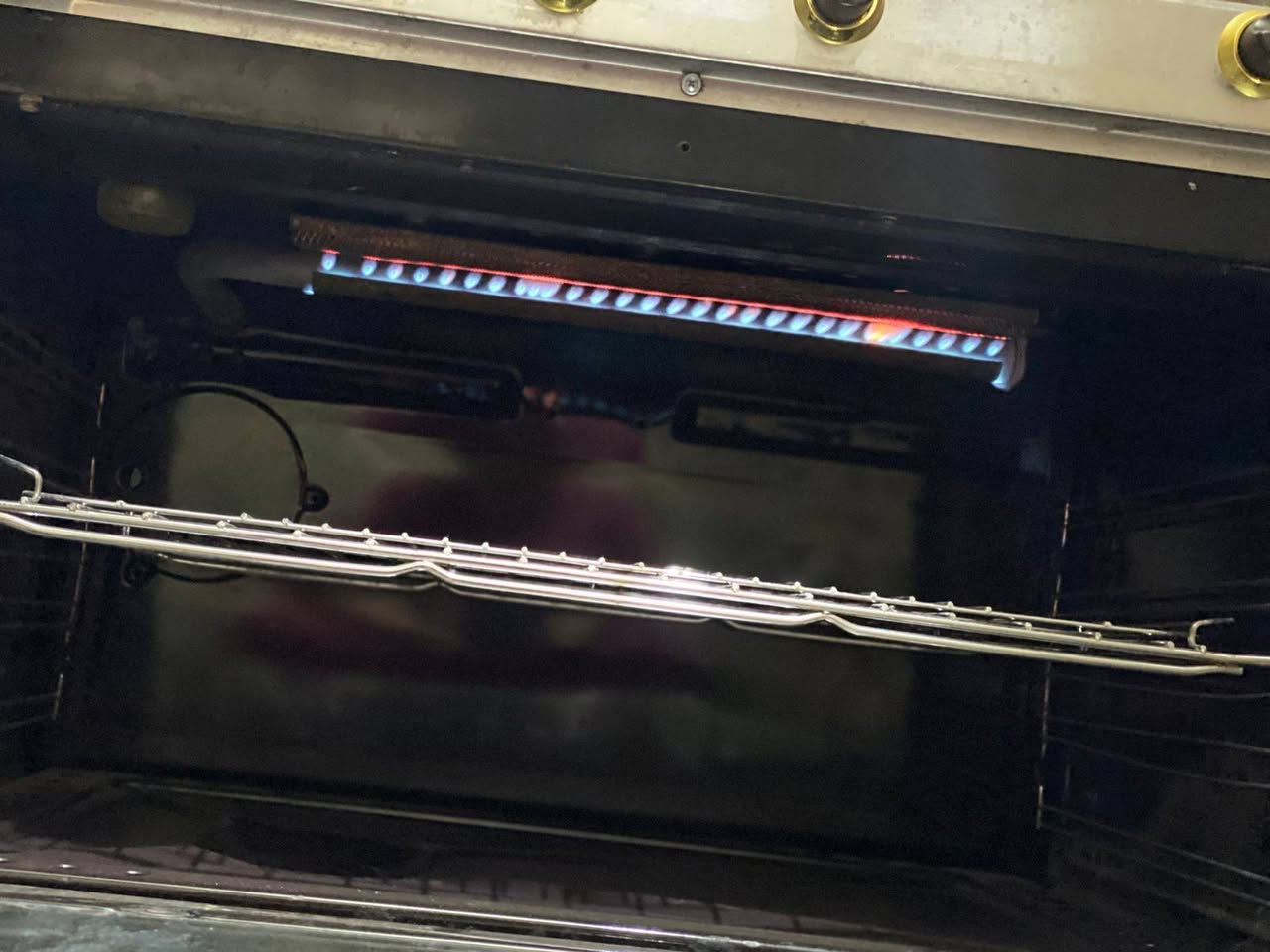 طباخ كريازي مصري شغال ٢٠٠قفله ***********
