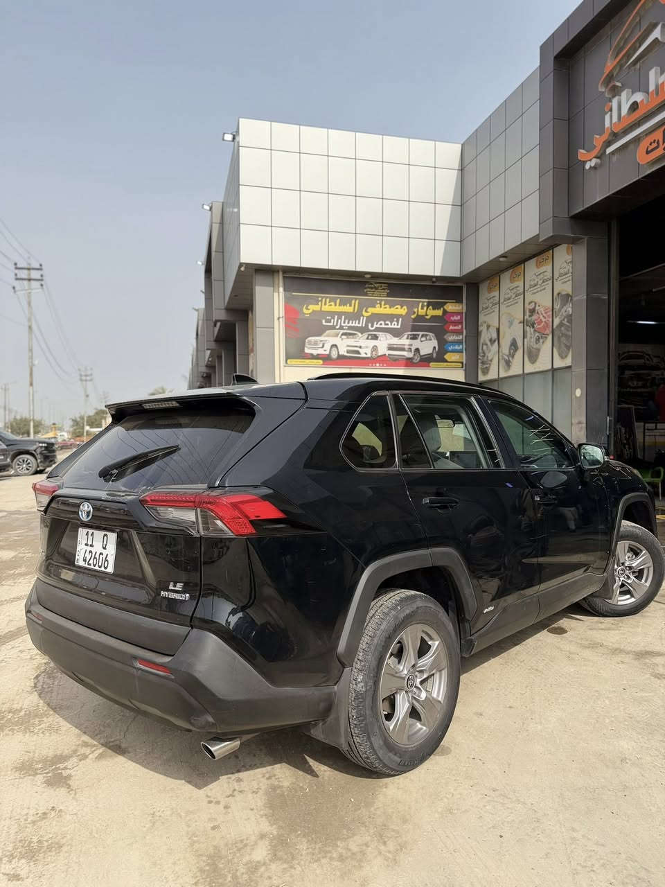 السلام عليكم للبيع نقد فقط بدون مراوس
تويوتا راف فور Rav4 
السعر 205 ورقة 
رقم بغداد 
الموديل  :2023  وارد امريكي ضرر قطعتين + ربع الباب السونار بالمنشور
الموصفات :
* اللون : اسود 
* عدد المقاعد :  5 راكب
* المحرك :  2500 بانزين هايبرد 
* الرقم : بغداد 
* ثلاث وضعيات قيادة
* رادار امامي مانع تصادم
* تحذير النقاط العمياء
* شاشة لمس كبيرة تدعم اندرويد اوتو وابل كار بلي
* نظام الخرائط   GPS
* المصابيح الأمامية زنون
* مكيف خلفي
* بلوتوث
* محدد السرعة التفاعلي
نظام البريك الذاتي
.
عنوان السيارة ديالى بعقوبه ***********
