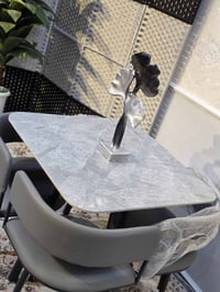 طاولة ٤ كراسي • سطح مرمر • بغداد