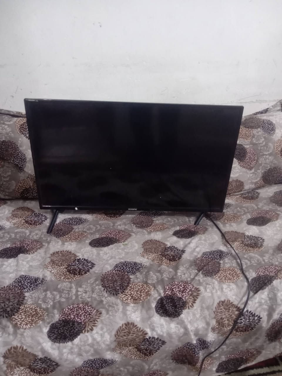 سلام عليكم
للبيع 
سعر 75 بيه مجال 
مابيهه شي شغاله
جوده فولل 
مكان تأميم القاسية 2 
***********
