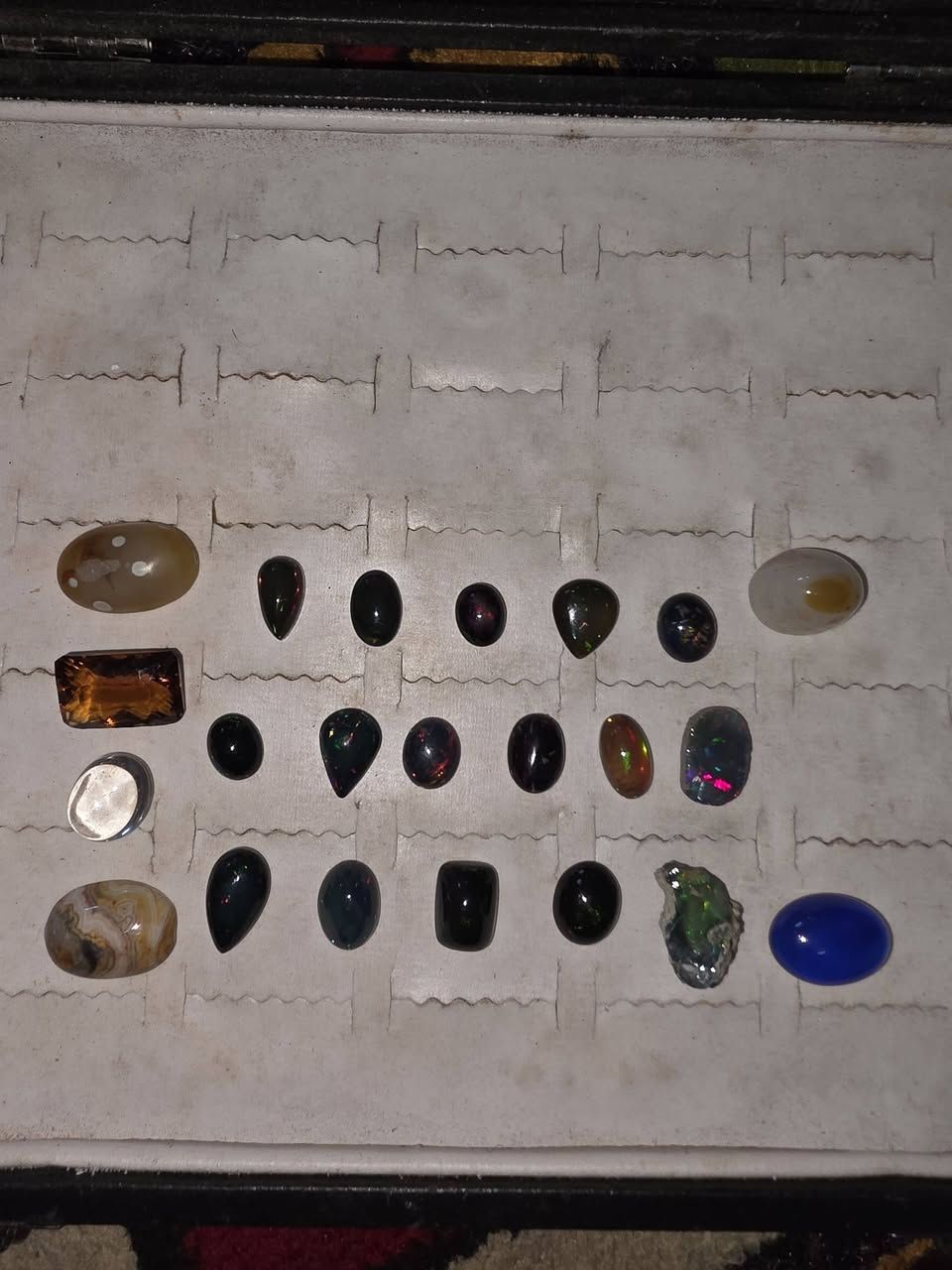 للبيع حجراوبال +محابس شلع مكاني بغداد العبيدي للتواصل واتساب ***********
