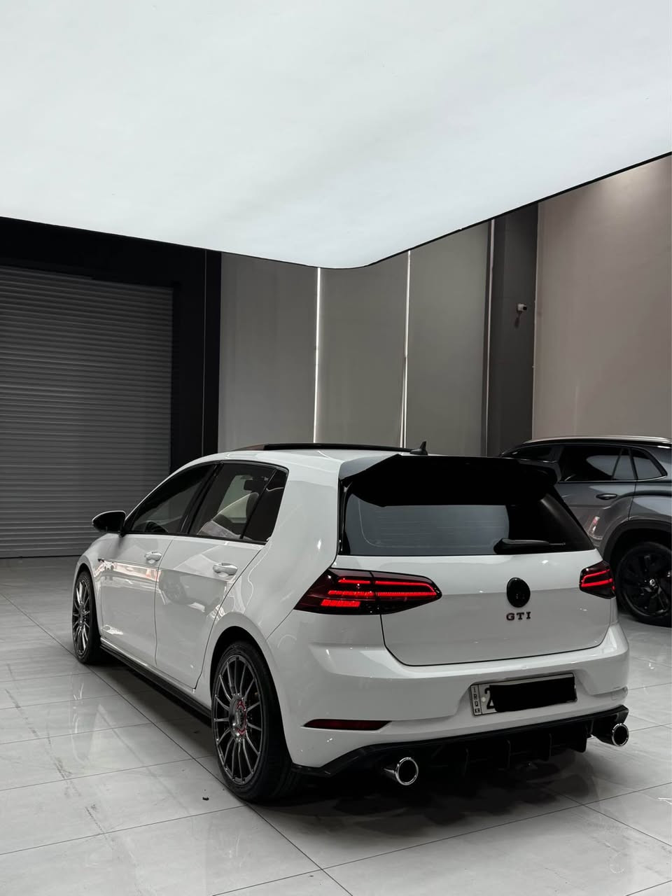 سلام علیم 
گولف جیتی ئای GTI ٢٠٢٠ امریکی MK7.5
تەنها بۆنیت سبوغ بێ ژورێ ئێرباک تەنها سوکان 
مواسەفات فول استراد خاس 
گێر و مەکینە تەبریت کارەبای بەشەرت 
پانۆراما 
گێر لە سوکان
جلد 
شاشە گەورە 
کارپلەی
بەسمە 
کوشن سارد و گەرم 
لایت متعرک
داون پایپ 
حساس و رادار 
خەتی جادە 
ئۆتۆ هۆلد 
ئۆتۆ ستۆپ
لۆ نرخی پەیوەندی بکەن یان نامە بنیرن واتسئاپ و کۆرەک 
***********

سلام عليم
جلف GTI 2020 أمريكي MK7
غطاء المحرك فقط، بدون نظام سحب هواء، فرامل فقط
مواصفات كاملة
للبيع، مستعمل وأوتوماتيكي
بانوراما
ناقل حركة في الفرامل
جلد
شاشة كبيرة
كاربلاي
كافية
وسائد هوائية باردة ودافئة
إضاءة تحذيرية
عادم خلفي
حساسات ورادار
خطوط الطريق
تثبيت تلقائي
إيقاف تلقائي
للاستفسار عن الأسعار، يرجى التواصل أو إرسال رسالة عبر واتساب أو كوريك
*********** أربيل, العراق
