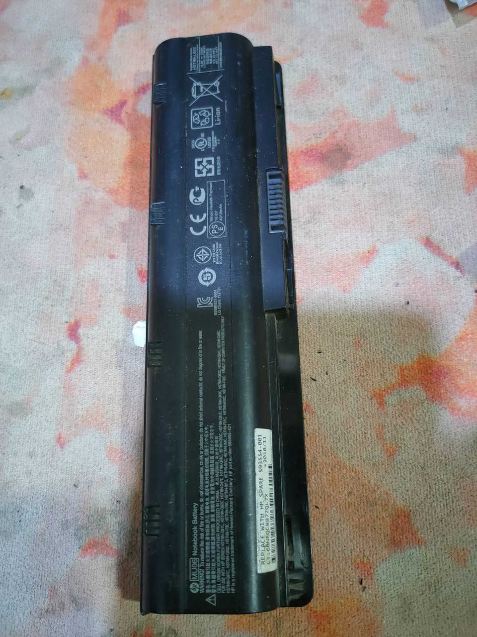 بطارية لابتوب
بطارية كمبيوتر محمول من طراز HP MU06. 
التوافق: تتوافق مع العديد من أجهزة HP Pavilion و Compaq Presario (مثل سلسلة G6، G7، G62، DV6). 
المواصفات الفنية: تعمل بجهد 10.8 فولت، وتأتي بسعات مختلفة تتراوح عادة بين 4400 مللي أمبير و 5200 مللي أمبير. 
النوع: بطارية ليثيوم أيون (Li-ion) ذات 6 خلايا. 
معلومات إضافية: يبلغ سعرها تقريباً 5,618 روبية باكستانية (حوالي 20 دولار أمريكي). 
السعر ١٥ الف


**إذا كنت صاحب هذا الإعلان وتريد حذفه لأي سبب، رجاءا أرسل رسالة إلى الدعم الفني**