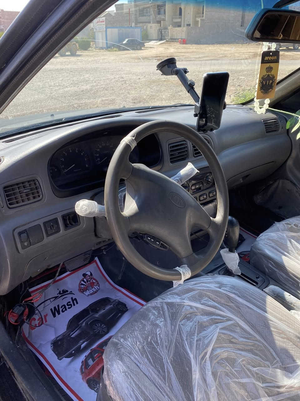 السلام عليكم سياره للبيع كيا كريدوس   موديل 96 محرك وكير شرط لاتنقيص ولاتبخير باسمي تحويل مباشر رقم صلاح الدين رقم نكليزي 
الاتصال ***********
#الجميع
