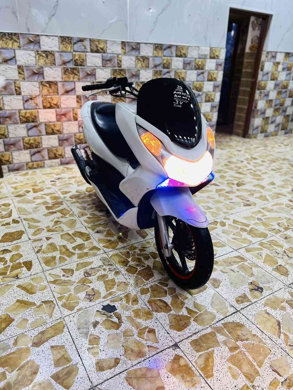 السلام عليكم للبيع دراجه pcxجيل الاول دراجة مال رمبه مديل18 ماخذها رمبه الدراجه على  ايدي حجم مكينه 150ياباني الاصلي دراجه جديده مال جناي على  ايدي
ياباني الاصلي دراجه كامله أستان كهربائي حساس ازدحام ٢حرف Aدراجه جديده الدراجه مكينه لوك شلعه معدل خير من اللّٰه دراجه تكول جديده بمعنئ الكلمه واحلا من الصور  دراجة مكينه مكفوله اي نقص مابيه
 السعر.مليون و350   و مجال قليل 
اي استفسار *********** بغداد الكراخ
