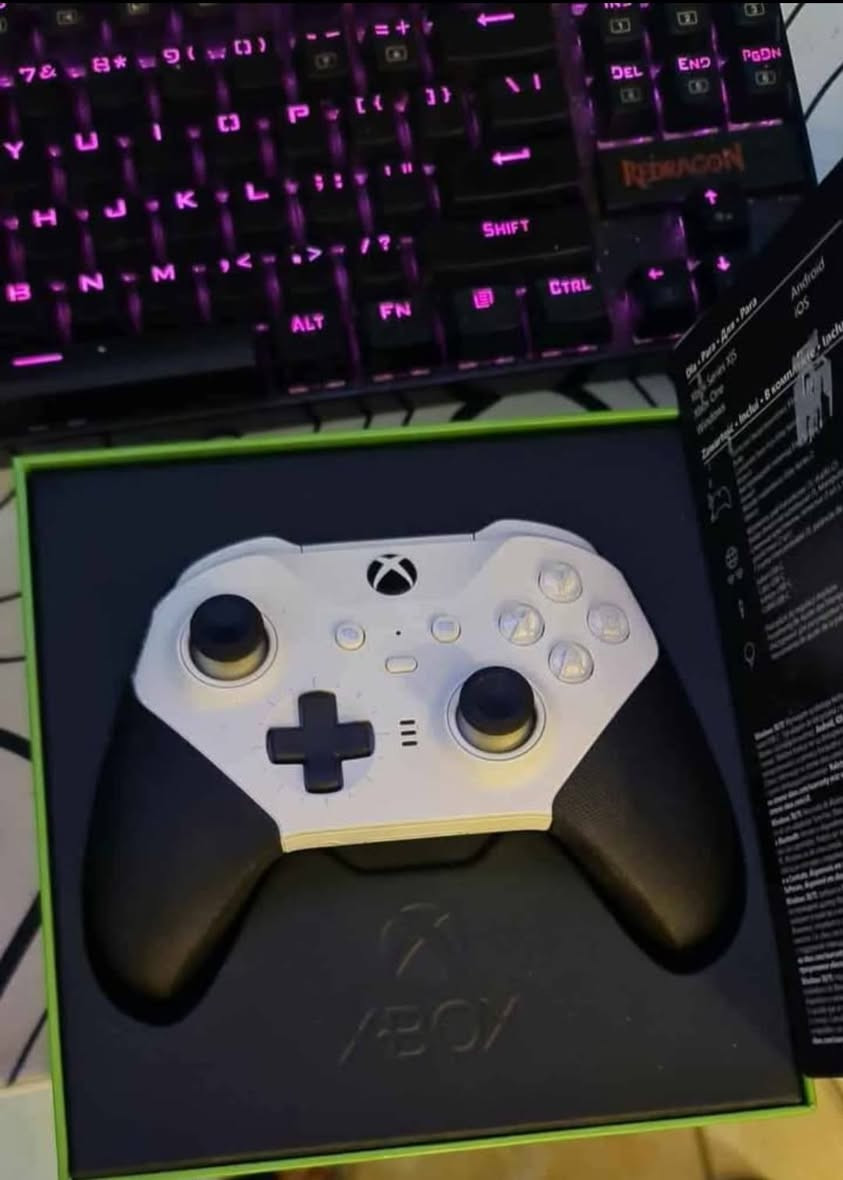 جويستك مايكروسوفت اليت كور ٢
باكيتين واحد للجويستك والاخر الملحقات 
النظافة اخو الجديد بغداد, العراق


**إذا كنت صاحب هذا الإعلان وتريد حذفه لأي سبب، رجاءا أرسل رسالة إلى الدعم الفني**