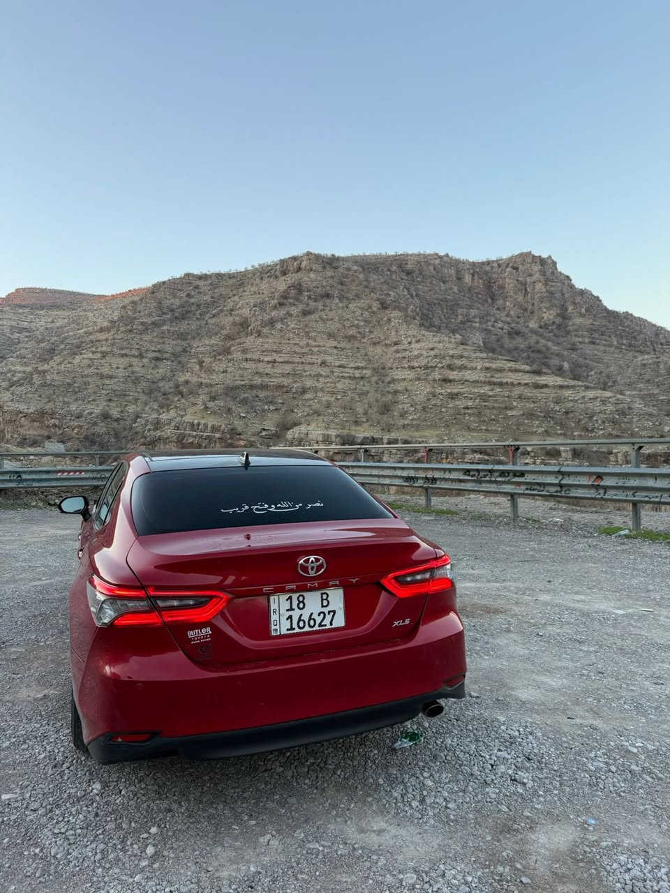 السلام عليكم
كامري XLE فول مواصفات
كشنات تدفئه تبريد 

رادارات 360 درجه

كامرات 360 درجه 

بانوراما 

داتشو 

حساسات امامي خلفي 

ترحيب عند القتراب 

تشغيل عن بعد 

كروس سرعه تثبيت مسار 

مكينه 2500 

ماشيه 50KM
حادث دعاميه خلفيه فقط بدون ايرباك 

رقم بابل 

مكان السيارة بالحله 

***********
